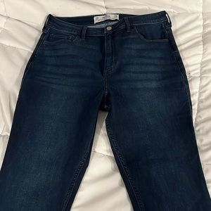 Hollister dark wash curvy skinny jeans